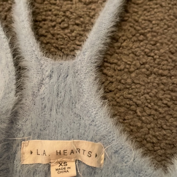 L.A hearts baby blue fuzzy cropped tank size xs - Picture 2 of 4